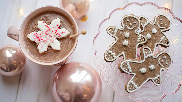 Guilt-Free Holiday Drinks That Keep the Cheer Flowing